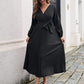 Langes plissiertes Wickelkleid mit Bindegürtel für Damen