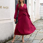 Langes plissiertes Wickelkleid mit Bindegürtel für Damen