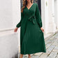 Langes plissiertes Wickelkleid mit Bindegürtel für Damen