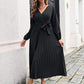 Langes plissiertes Wickelkleid mit Bindegürtel für Damen